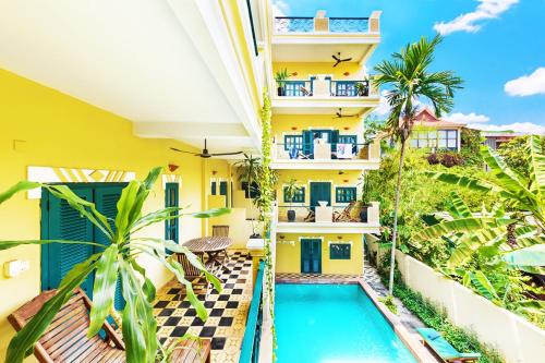 Golden Banana Residence