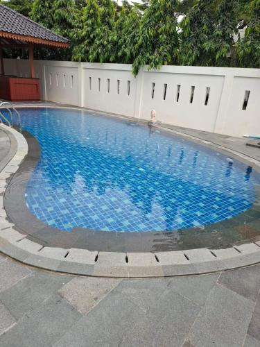 LE SEMAR HOTEL KARAWACI in จิโบดาส