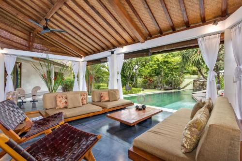 Villa Shantika by Villa Finder - image 3