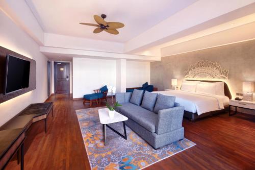 Junior King Suite image 1