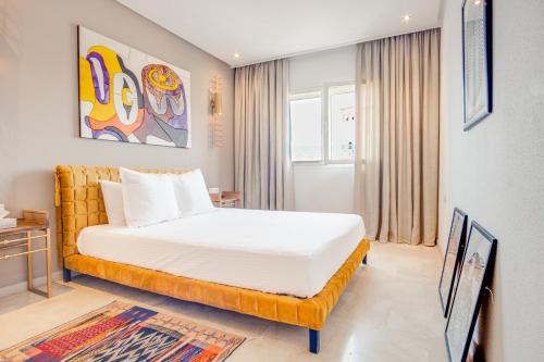 Stylish 2BR With Balcony & Designer Touches in Gueliz, Marrakesz
