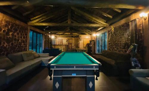 Chalé das Arapongas Santuário Bellatrix (Chale das Arapongas Santuario Bellatrix) in Campina Grande Do Sul