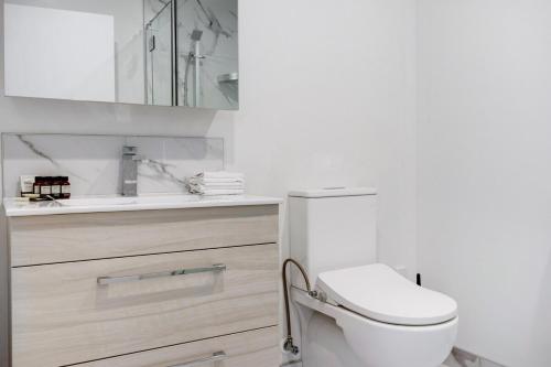 Chic Te Atatū Gem - Modern 2BR Townhouse, Auckland (photo 9)