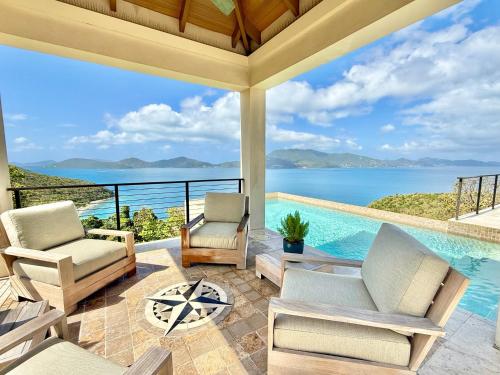 Window to the Sea - Phenomenal Pool and Hot Tub Villa in East End