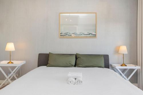 Charming 5-Bedroom Home with Stunning Water Views - image 10
