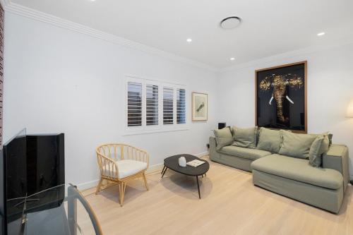 Charming 5-Bedroom Home with Stunning Water Views - image 7