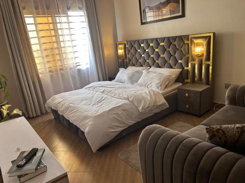 Studio room in Kira, Bulindo