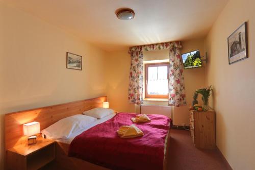 1 queen bed