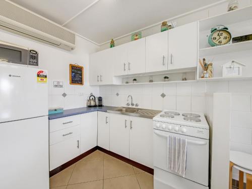 2 Bedroom - APARTMENT OPPOSITE BEACHFRONT, Yeppoon (foto 7)