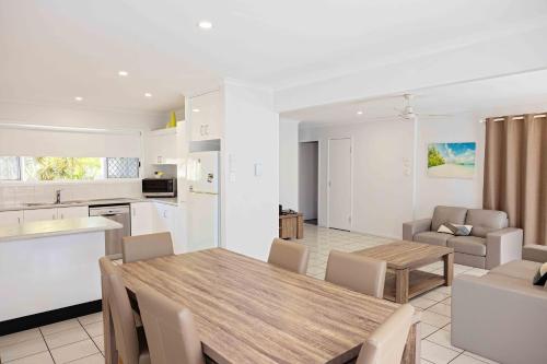 The Shores Holiday Apartments - Haliday Bay