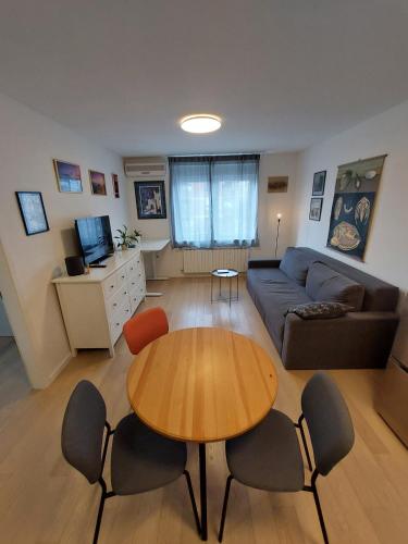 Zagreb Apt near River&Bus&Airport in Savica