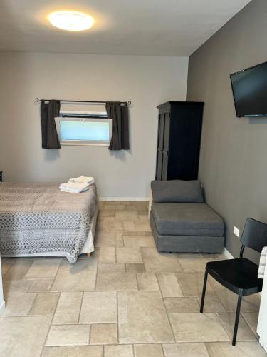 1 queen bed