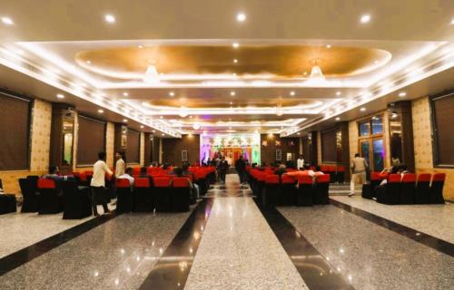 Restaurant, Hotel Sapp-Hire Inn Siwan Bihar in Siwan