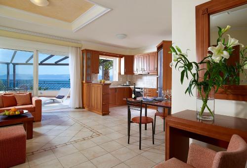 Apkārtne, Avantis Suites Hotel in Magoula (Eretria)