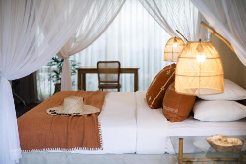 Deluxe Double or Twin Room with Pool View image 4