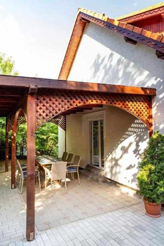 Vitorlás Vendégház Balatonalmádi (Vitorlas Vendeghaz Balatonalmadi) in バラトナルマディ