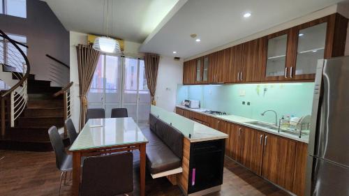 CENTRAL GARDEN BUILDING - HCMC central location