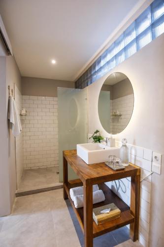 Deluxe Double or Twin Room with Garden View image 2