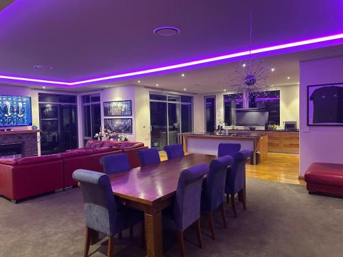 McSaveneys Retreat in Mairehau