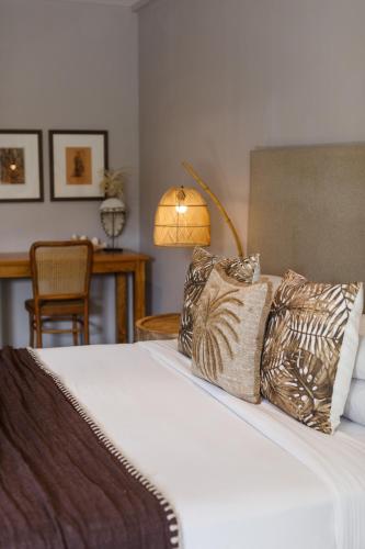 Deluxe Double or Twin Room with Garden View image 7