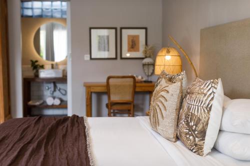 Deluxe Double or Twin Room with Garden View room in Bloomfield Umalas