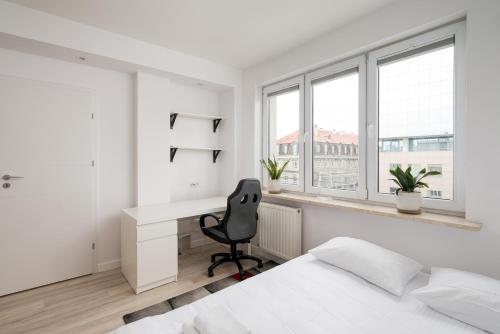 Chocimska Urban Peace Apartment by BookingHost, Warsaw (photo 6)