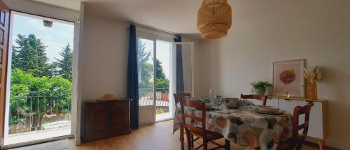 Ieeja, Le Balcon de Cournon, piscine, jardin, clim à 15 min de plages (Le Balcon de Cournon, piscine, jardin, clim a 15 min de plages) in Cournonterral