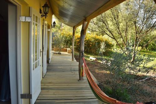 The Happy Place, private cottage with rustic pool in Van Wyksdorp