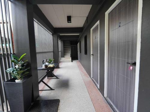 บริการและสิ่งอำนวยความสะดวก, อาร์คิว กรุงเทพฯ ห้วยขวาง บาย คอลเลกชัน โอ (RQ Bangkok Huai Khwang by Collection O) near สถานีรถไฟฟ้าใต้ดินห้วยขวาง