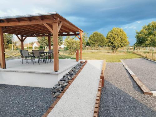 동피에르 쉬르 베브르 Gîte proche du Pal - l'Ecole Buissonnière (Gite proche du Pal - l'Ecole Buissonniere) 4성급 싱글룸 레스토랑