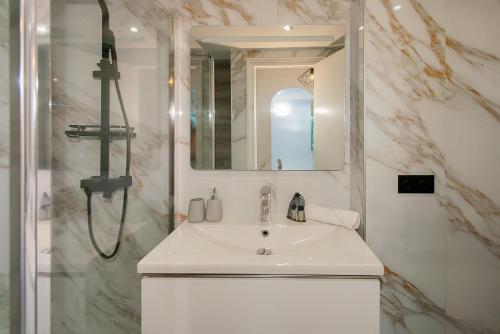 WELCS APARTAMENTO 259 EMP con terraza con vista - Main