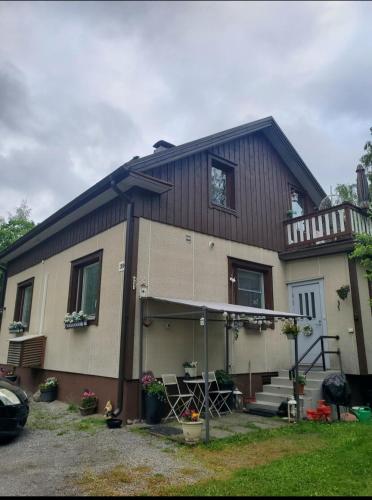 Kaunis omakotitalo Sahalahdessa in Salmentaka