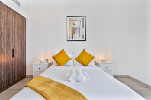 Serene 1BR Stay with Pool, Gym, & Kids Playground, Dubaj (zdjęcie 10)