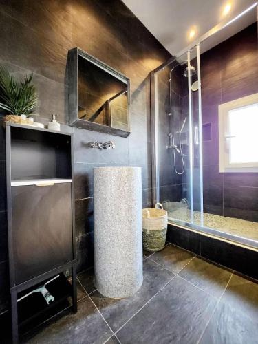 One-Bedroom Apartment image 10