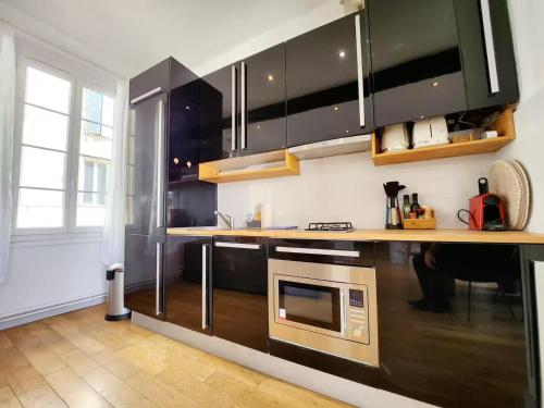 One-Bedroom Apartment image 9