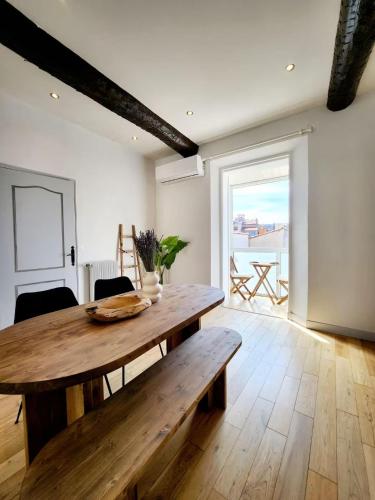One-Bedroom Apartment image 6