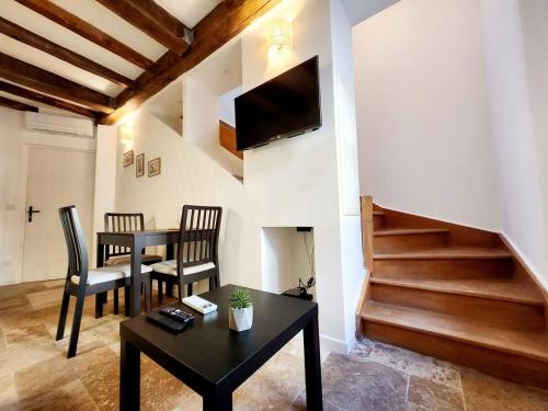 One-Bedroom Apartment image 8