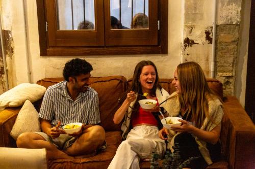 Black Swan Hostel Granada, Granada (photo 7)