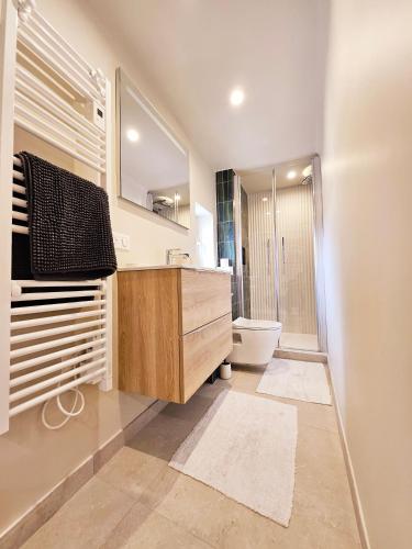 One-Bedroom Apartment image 10
