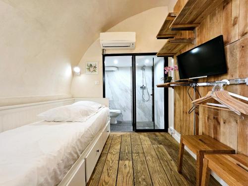 One-Bedroom Apartment room in La Studette Bain - Studio au coeur du vieil Antibes