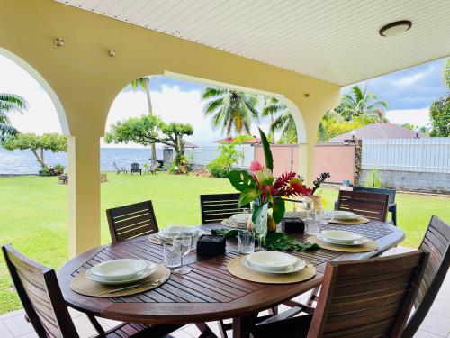 المرافق, Villa Ahui Tautira with private lagoon access in بيوي