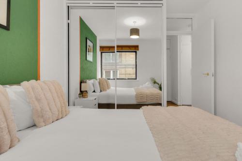 One Bed Mansion House Apartment in Queens Quay - image 7