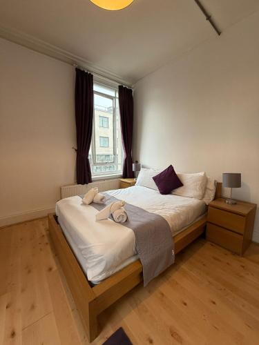 Large city centre apartment, Liverpool (photo 9)