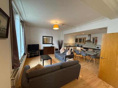 Large city centre apartment, Liverpool (photo 10)