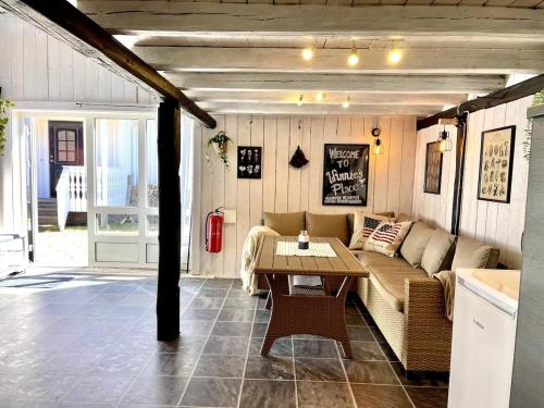 Charming 5 bed studio at Getterön (Charming 5 bed studio at Getteron) in Getterön