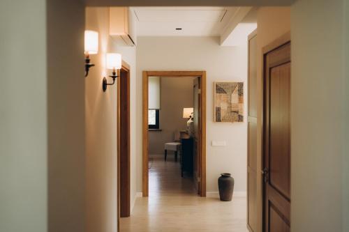 Vchod, Cozy private house near beach in Roja in Roja