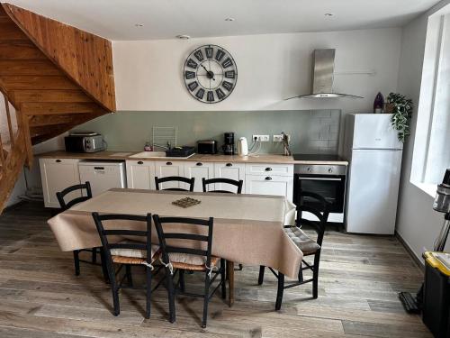 Kitchen, La Guyomarais - Gite Mer in Pledeliac