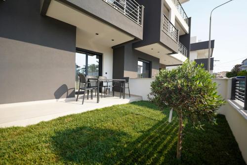 陽台/露台, Sunrise Luxury Apartments in 法拿里