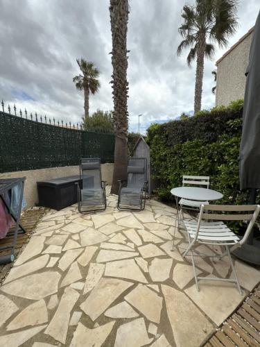 Petite maison avec jardin & piscine partagee - image 5