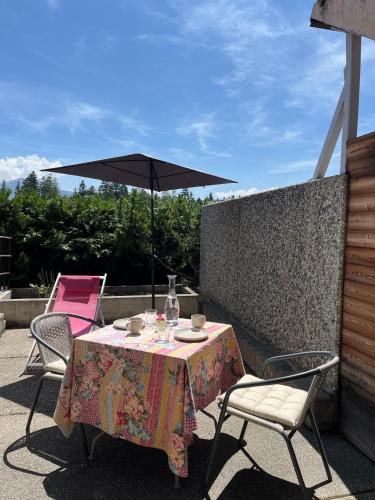 Charmant studio avec piscine à deux pas du centre (Charmant studio avec piscine a deux pas du centre) in Crans Montana